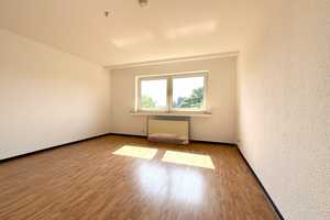 Helle 3-Zimmer-Wohnung mit Balkon in Bochum-Wattenscheid – bequem mit dem Aufzug erreichbar – Wikingerstraße 10, 44867 Bochum – Vorschaubild 4