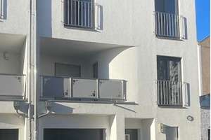 Stadthaus 6Zi.,Küche, Kamin, Terrasse mit Garten ,Balkon, WC  Dusche EG /2.OG Wanne-Dusch-Bad  1OG,