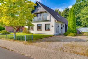 Sörup: Einfamilienhaus mit Charme, Raum und Potenzial für neue Wohnideen nahe dem Südensee – Die vollständige Adresse der Immobilie erhältst du vom Anbieter., 24966 Sörup – Vorschaubild 1