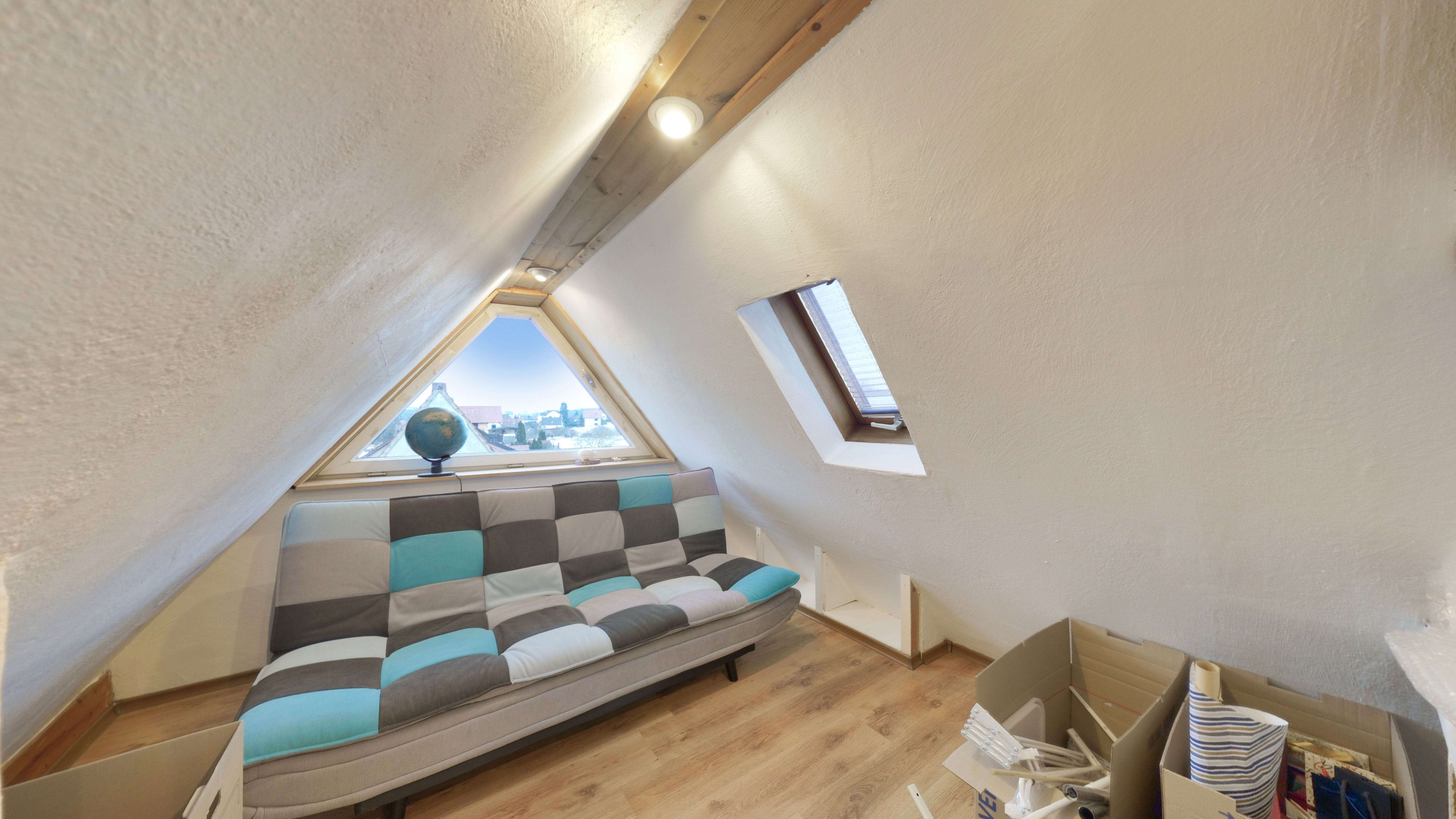 Immobilie in Wipfeld - Natur vor der Tür – Familienhaus mit Anbau und Garten in Feldrandlage - Bild 4