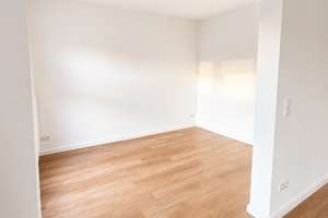 2-Zimmer-Wohnung im Grünen mit EBK und Balkon – Rennbahnallee 121, 15366 Hoppegarten – Vorschaubild 2