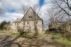 Historisches Fachwerkhaus auf weitläufigem Areal in Mühlberg/Elbe  *PROVISIONSFREI* – Elbe-Elster (Kreis) – Vorschaubild 1