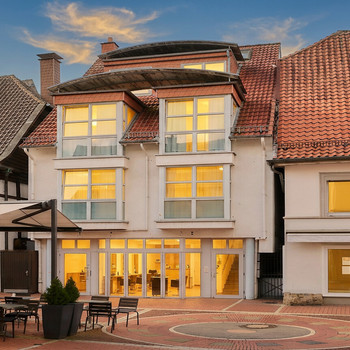 gepflegtes Wohn- und Geschäftshaus in zentraler Lage von Lage