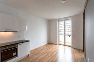 Nachmieter per 16.06.: Einbauschränke | Balkon | Einbauküche | Duschbad | Parkett & Zentrum! – Prager Straße 12a, 4103 Leipzig – Vorschaubild 1
