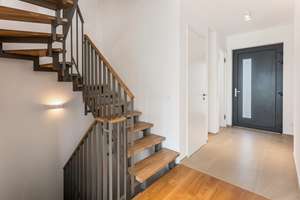 Exklusives Einfamilienhaus mit hochwertiger Ausstattung, Garage und Garten - ab 01.09.2026 – Auf den Gänseweisen 24a, 65835 Liederbach am Taunus – Vorschaubild 4