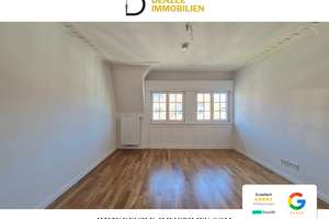 Exklusive DG-Altbauwohnung mit sonnigem Balkon und Fernblick