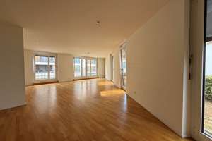 3 Zimmer in der Innenstadt - großer Balkon & Gartenanteil – Die vollständige Adresse der Immobilie erhältst du vom Anbieter., 70173 Europaviertel, Stuttgart – Vorschaubild 2