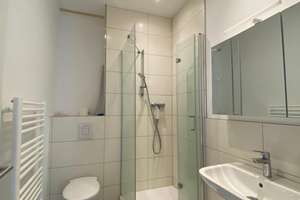 modern 4 BR townhouse, floor heating, AC, terrace - 2 miles to Clay – Die vollständige Adresse der Immobilie erhältst du vom Anbieter., 65205 Erbenheim, Wiesbaden – Vorschaubild 18