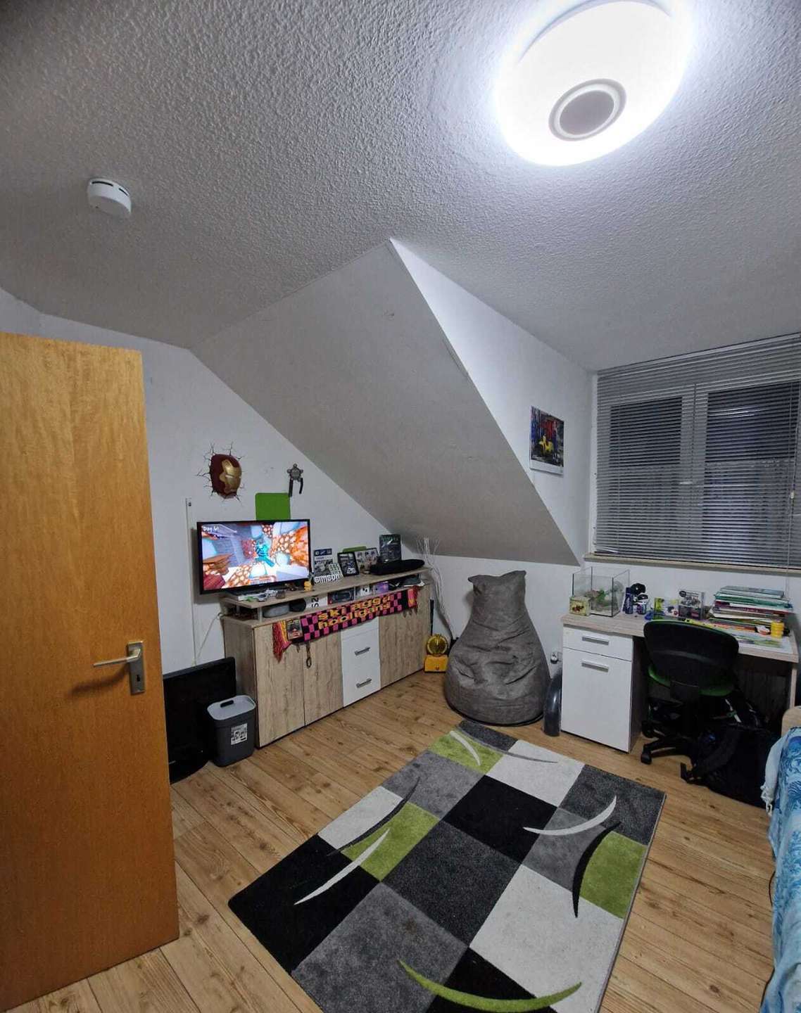 Immobilie in Ranis - Charmante Dachgeschosswohnung mit Balkon und Stellplatz - Bild 6
