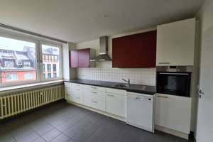 Großzügige helle 3-4-Raum-Wohnung mit Balkon und Aufzug / 3er WG geeignet – Wilhelmstr. 46, 52070 Kaiserplatz, Aachen – Vorschaubild 5
