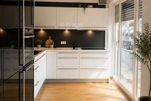 2,5 Zimmer mit Atemberaubender Skyline-Blick in Sachsenhausen – Die vollständige Adresse der Immobilie erhältst du vom Anbieter., 60598 Sachsenhausen-Süd, Frankfurt am Main – Vorschaubild 2