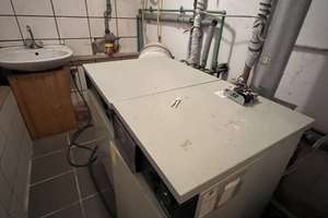 In schöner Ortsrand-/ Aussichtslage: Gepfl. EFH, u. a. mit Wintergarten, Kaminofen, Fußbodenheizung – Alte Weinstraße 33, 98554 Benshausen – Vorschaubild 68