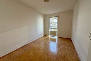 "Perfekte Raumaufteilung"
Freigestellte 3 Zimmerwohnung in beliebter Lage vom Europaviertel – Die vollständige Adresse der Immobilie erhältst du vom Anbieter., 65197 Rheingauviertel / Hollerborn, Wiesbaden – Vorschaubild 7