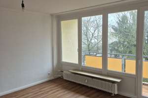 Moderne 2-Zimmer Wohnung im 2. OG mit großem Balkon in Tempelhof  – Die vollständige Adresse der Immobilie erhältst du vom Anbieter., 12105 Mariendorf, Berlin – Vorschaubild 3