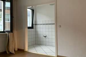 3-Zimmer-Wohnung mit sonnigem Balkon und zwei Badezimmern in Essen – Bunsenstraße 73, 45145 Holsterhausen, Essen – Vorschaubild 5