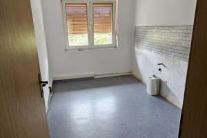 Viel Platz für den Alltag in diesem sanierungsbedürftigen Haus in Oberhausen – 46119 Heide, Oberhausen – Vorschaubild 15