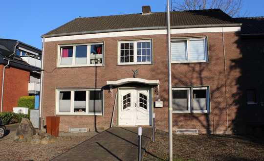 Großes Zweifamilienhaus mit Ausbaupotential in ruhiger Lage mit großem Garten