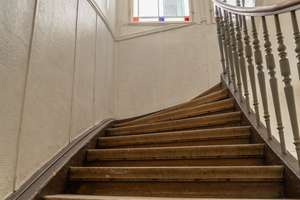Ein ganzes Stockwerk im Kulturdenkmal:6 Zimmer, 150m²,  über 3m Deckenhöhe, Stellplatz, Ofen, Balkon – 70180 Lehen, Stuttgart – Vorschaubild 48