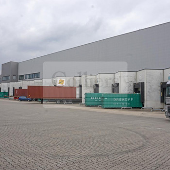 Multifunktionale Hallenflächen in Neuss-Uedesheim! Bis zu 8 m UKB, ebenerdige Tore und Rampen