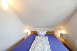 Exklusive Kapitalanlage in direkter Wasserlage: Zwei Wohnhäuser mit 8 Einheiten auf Rügen – Die vollständige Adresse der Immobilie erhältst du vom Anbieter., 18556 Wiek – Vorschaubild 8