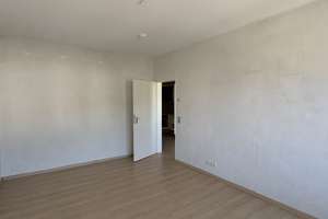 **3-Zimmer-Erkerwohnung mit Balkon zum ruhigen Innenhof direkt an der Düssel** – Karolingerstraße 46, 40223 Bilk, Düsseldorf – Vorschaubild 9