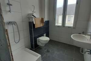 Große Wohnung (4 Zimmer) über 2 Etagen in Krefeld Hüls-Mitte – Die vollständige Adresse der Immobilie erhältst du vom Anbieter., 47839 Hüls, Krefeld – Vorschaubild 2