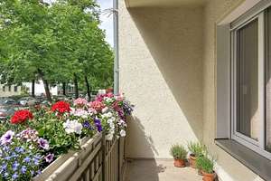 Bezugsfreie 3-Zimmer Wohnung mit großem Sonnenbalkon in ruhiger Wohnlage – Landhausstraße 40, 10717 Wilmersdorf, Berlin – Vorschaubild 2