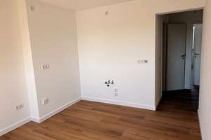Diese vollständig sanierte 1,5-Zimmer-Eigentumswohnung befindet sich im 5. Obergeschoss in zentraler – 40211 Friedrichstadt, Düsseldorf – Vorschaubild 2