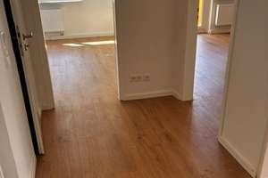 Modern gefliestes Tageslichtbad mit Wanne, in zentraler und ruhiger Lage – Neue Gasse 36, 90403 Altstadt, St. Sebald, Nürnberg – Vorschaubild 4