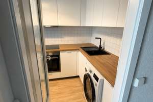 Nachmieter gesucht für Helle 3-Raum-Wohnung mit großem Balkon, moderner IKEA-Küche und Aufzug