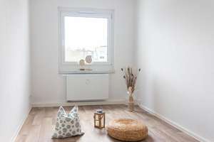Tolle 3-Raum-Wohnung mit Balkon in begrünter Wohnlage – Paul-Bertz-Str. 38, 9120 Helbersdorf, Chemnitz – Vorschaubild 4