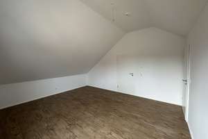 Große 3-Zimmer-Maisonette-Wohnung im Niedrigenergiehaus – Johann-Klöhr-Straße 32, 97618 Hohenroth – Vorschaubild 9