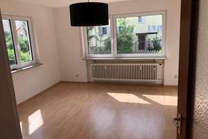2-Zimmer-Hochparterre-Wohnung mit Balkon und EBK im Munkweg