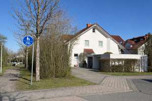DHH in Beiersdorf mit Schlossblick & idealer Lage zwischen Callenberger Forst und Goldbergsee – Die vollständige Adresse der Immobilie erhältst du vom Anbieter., 96450 Beiersdorf, Coburg – Vorschaubild 2