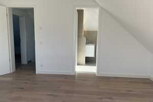 Jetzt umziehen - Fertig gestelltes Neubau-Einfamilienhaus mit Tiefgarage – München (Kreis) – Vorschaubild 7