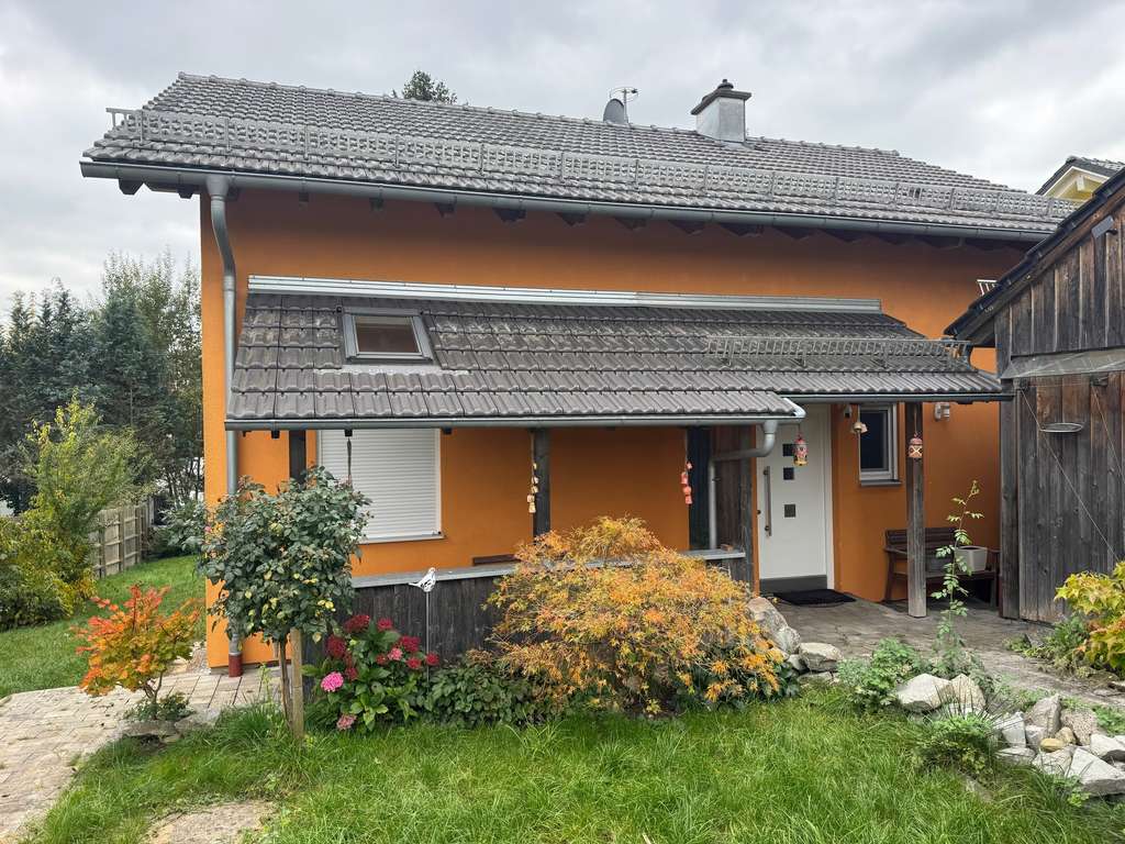Immobilie in Haag in Oberbayern - Hochwertiges Einfamilienhaus/Holzhaus  mit Garage, Carport und 2 Stellplätzen in Haag in Oberbayern - Bild 1