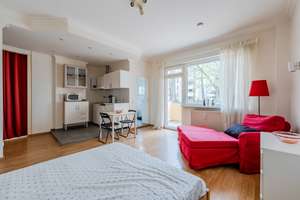 Modernisierte 1-Zimmer-Wohnung mit Balkon – Alt-Tempelhof (Berlin)