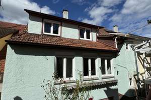 Mehrfamilienhaus mit zusätzlicher Gewerbefläche und Garten in Pforzheim-Würm
