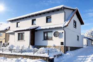 Geräumiges Einfamilienhaus mit Garage nahe Hildburghausen – Die vollständige Adresse der Immobilie erhältst du vom Anbieter., 98669 Veilsdorf – Vorschaubild 1