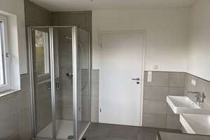 Wunderschöne Doppelhaushälfte zu vermieten in 84187 Hösacker, Gemeinde Weng – Raffacher Straße 20, 84187 Weng – Vorschaubild 12