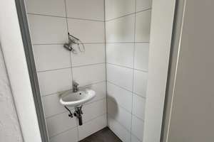 Erstbezug nach Komplett-Sanierung: Doppelhaushälfte in Nieder Mörlen mit schönem Garten (Wärmepumpe) – Die vollständige Adresse der Immobilie erhältst du vom Anbieter., 61231 Bad Nauheim – Vorschaubild 28