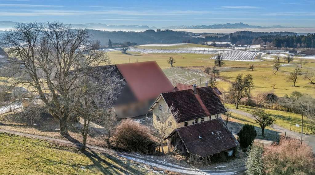 Immobilie in Bodnegg - Bauernhof inkl. 2 genehmigten neuen Einfamilienhäusern  im württembergischen Allgäu mit Alpenblick - Bild 1