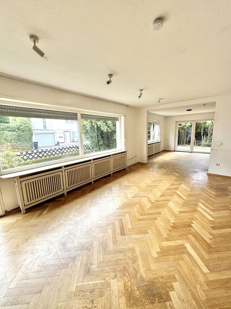 Immobilie in Annweiler am Trifels - *** Traumhafte Aussicht - Lage - Möglichkeiten *** - Bild 1