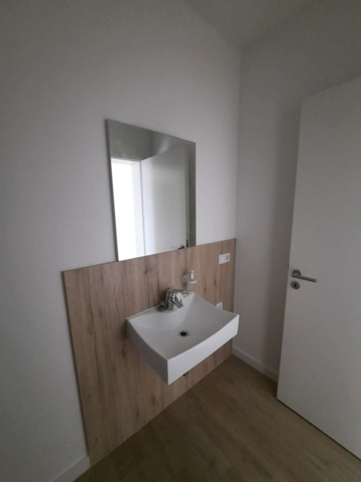 Luxuriöse 3-Zimmer-Penthouse-Wohnung mit offenen Bereichen und herrlicher Dachterrasse in Worbis