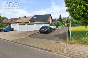 LADO bietet: Geräumiges EFH mit 2 Garagen, Vollkeller + schönem Eckgrundstück in TOP Wohnlage...! – Ulmenstr. 7, 52353 Düren (Kreis) – Vorschaubild 2
