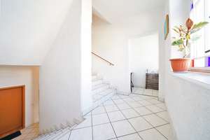 Frisch renovierte 2-RW im 1. OG* sonniger Balkon* Bad mit Dusche*  Keller* zentrale Lage* PKW-SP* – Hülßestraße 15, 1237 Reick, Dresden – Vorschaubild 20