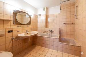 Split-Level-Reihenendhaus mit Garten, Studio und Entwicklungspotenzial – Die vollständige Adresse der Immobilie erhältst du vom Anbieter., 40595 Hellerhof, Düsseldorf – Vorschaubild 14