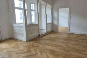 Charmante modernisierte 2-Zimmer-Wohnung in zentraler Lage