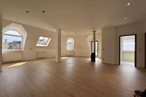 Helles Wohnen mit Loft-Charakter und großer Terrasse