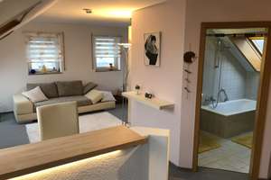 Charmante Dachgeschosswohnung mit Weitblick - möbliert